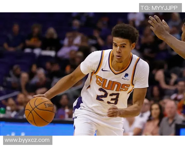 卡梅隆约翰逊的篮球之路从大学到NBA的成长与挑战