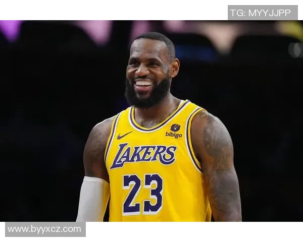 詹姆斯历史性成就达成四万分一万板一万助成为NBA传奇球员