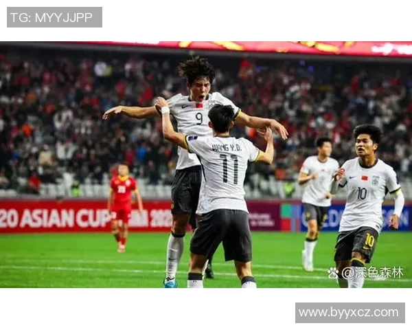 谌龙与波萨那激战正酣谁将赢得这场羽坛巅峰对决